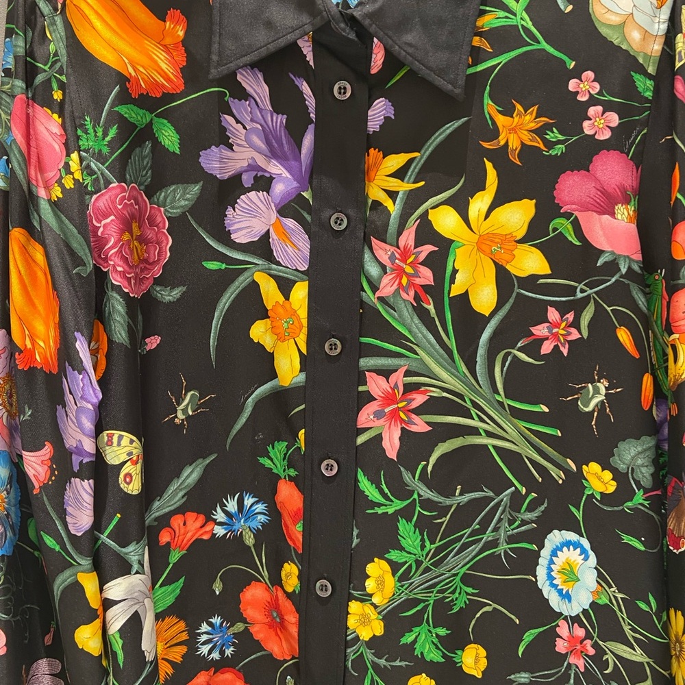 Gucci iconic flora silk blouse in black with vibrant flowers beautiful cuffs